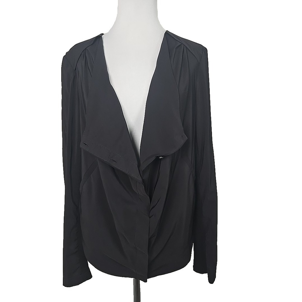BCBGeneration Black Button Front Matte Satin‎ Crop Jacket Medium M Pockets